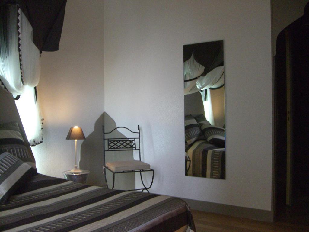 Hotel Archange Orleans Room photo